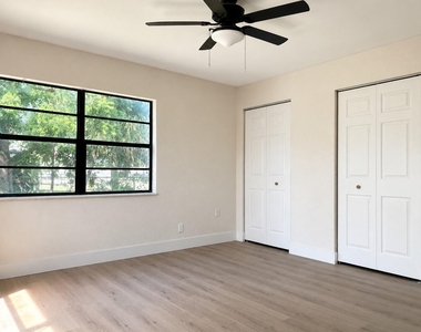 913 N 18th Street - Photo Thumbnail 6