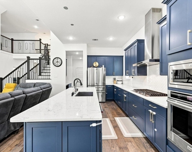 1717 Canals Drive - Photo Thumbnail 2