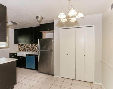 1206 California Trail - Photo Thumbnail 4