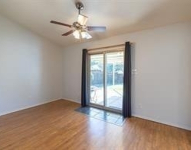 1512 Jabbet Drive - Photo Thumbnail 16