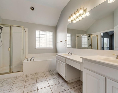 4911 Lakeland Drive - Photo Thumbnail 17