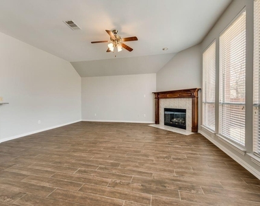 4911 Lakeland Drive - Photo Thumbnail 8