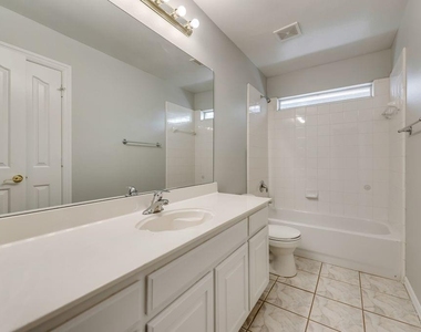 4911 Lakeland Drive - Photo Thumbnail 21