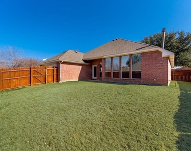 4911 Lakeland Drive - Photo Thumbnail 24