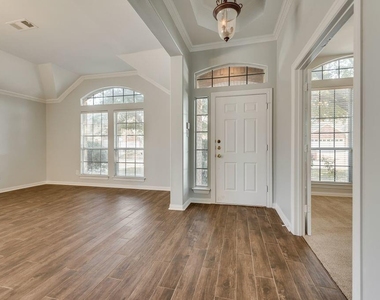 4911 Lakeland Drive - Photo Thumbnail 4