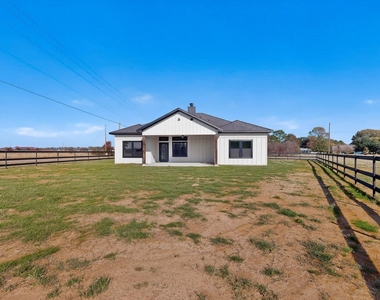 100 Diamond T Ranch Road - Photo Thumbnail 31
