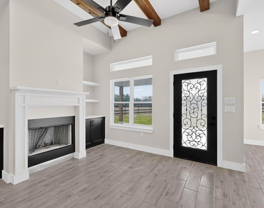 100 Diamond T Ranch Road - Photo Thumbnail 3