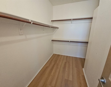 10945 Hawks Landing Road - Photo Thumbnail 13