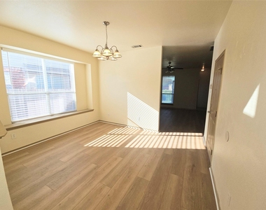 10945 Hawks Landing Road - Photo Thumbnail 1