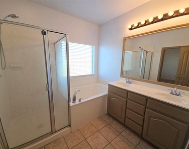 10945 Hawks Landing Road - Photo Thumbnail 11