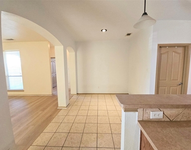 10945 Hawks Landing Road - Photo Thumbnail 8
