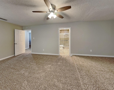 3413 Castle Rock Lane - Photo Thumbnail 5