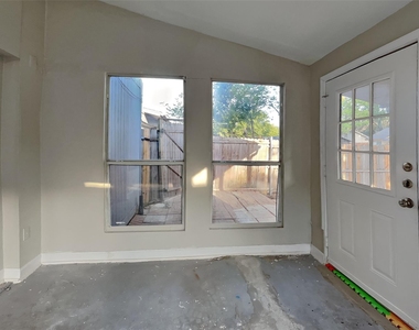 3413 Castle Rock Lane - Photo Thumbnail 17