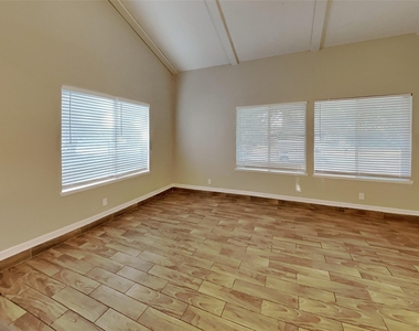 3413 Castle Rock Lane - Photo Thumbnail 1