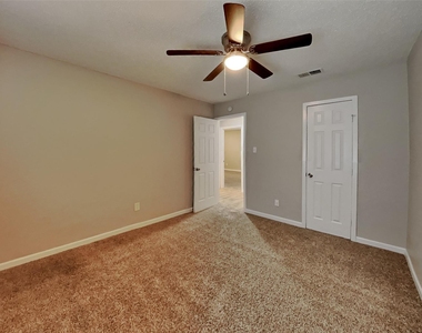 3413 Castle Rock Lane - Photo Thumbnail 10