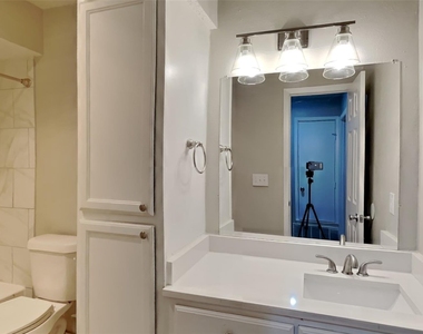 3413 Castle Rock Lane - Photo Thumbnail 15