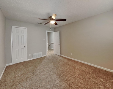 3413 Castle Rock Lane - Photo Thumbnail 13