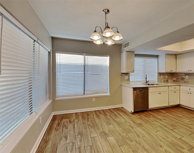 3413 Castle Rock Lane - Photo Thumbnail 3