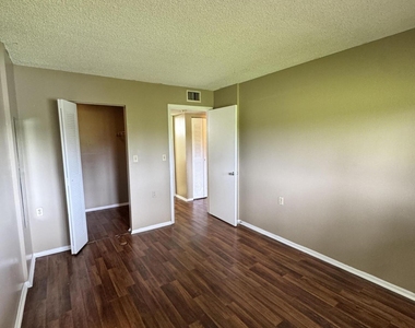 1167 Benoist Farms Road - Photo Thumbnail 8