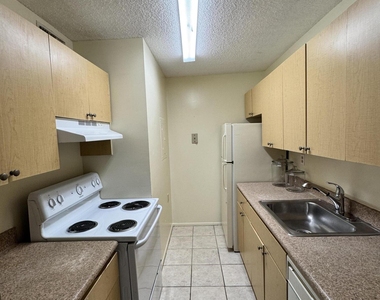 1167 Benoist Farms Road - Photo Thumbnail 3