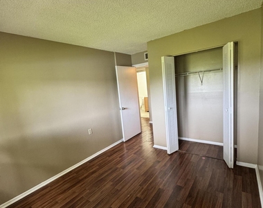1167 Benoist Farms Road - Photo Thumbnail 6