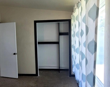 4330 Sw 10th Street - Photo Thumbnail 5