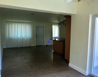 4330 Sw 10th Street - Photo Thumbnail 10