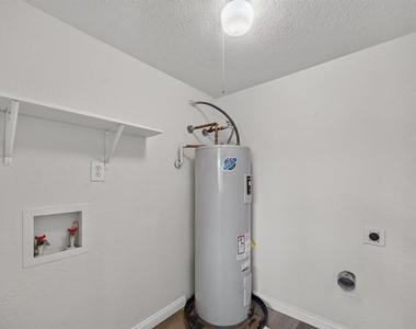 517 Willow Oak Street - Photo Thumbnail 16