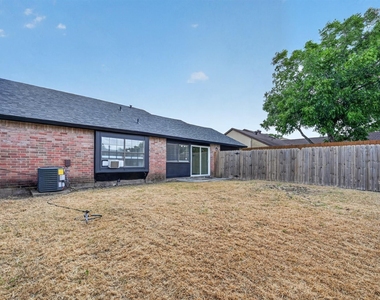 517 Willow Oak Street - Photo Thumbnail 18