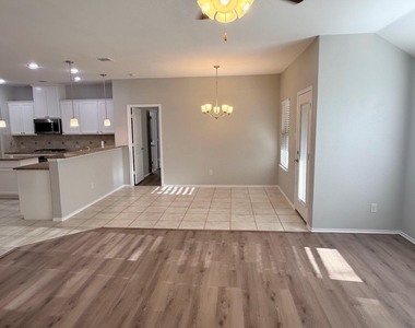 516 Rustic Oak Lane - Photo Thumbnail 9