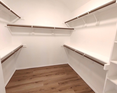 516 Rustic Oak Lane - Photo Thumbnail 24