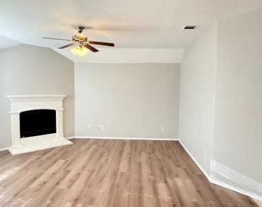 516 Rustic Oak Lane - Photo Thumbnail 12