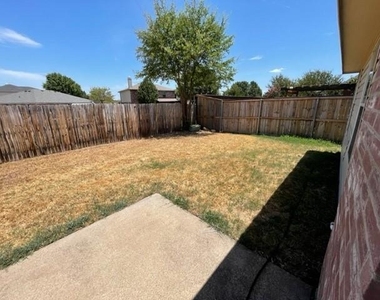 5413 Emmeryville Lane - Photo Thumbnail 16