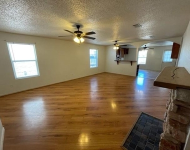 5413 Emmeryville Lane - Photo Thumbnail 5