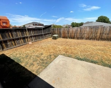 5413 Emmeryville Lane - Photo Thumbnail 15