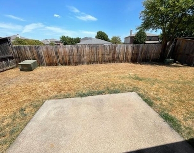 5413 Emmeryville Lane - Photo Thumbnail 17