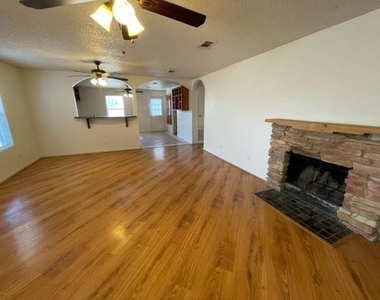 5413 Emmeryville Lane - Photo Thumbnail 3