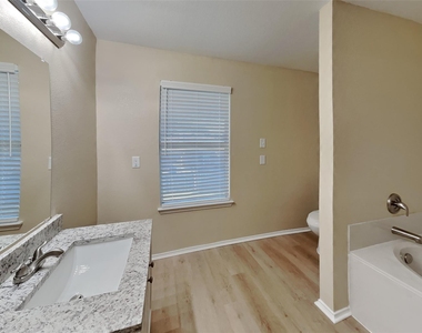 616 Destin Drive - Photo Thumbnail 8