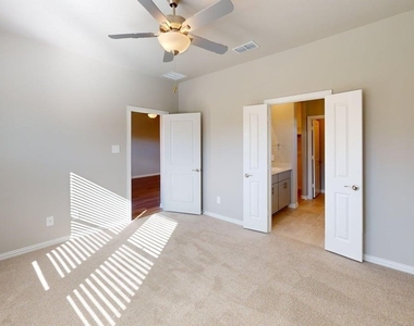 505 Blanton Street - Photo Thumbnail 7
