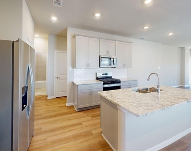 505 Blanton Street - Photo Thumbnail 6