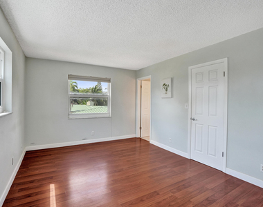 5911 Ne 14th Lane - Photo Thumbnail 13