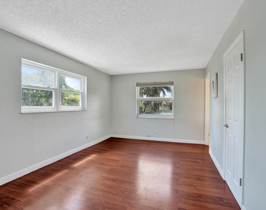 5911 Ne 14th Lane - Photo Thumbnail 14