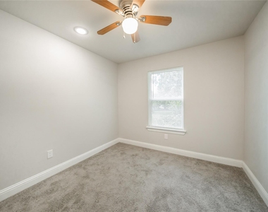 1016 W Ford Street - Photo Thumbnail 13