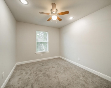 1016 W Ford Street - Photo Thumbnail 15