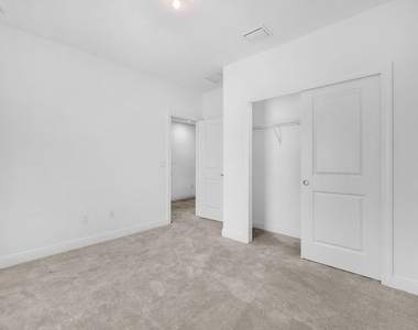 540 Sanderling Circle - Photo Thumbnail 8