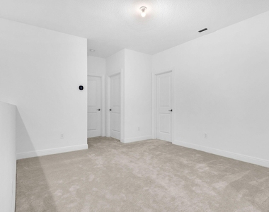 540 Sanderling Circle - Photo Thumbnail 12