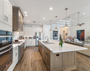 518 Carrara Court - Photo Thumbnail 12