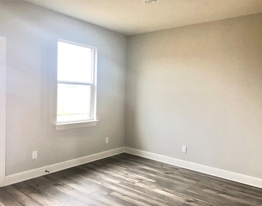 617 Harbor Oaks Drive - Photo Thumbnail 14