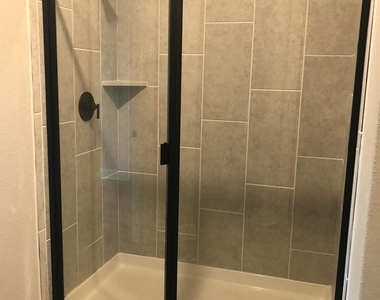 617 Harbor Oaks Drive - Photo Thumbnail 17