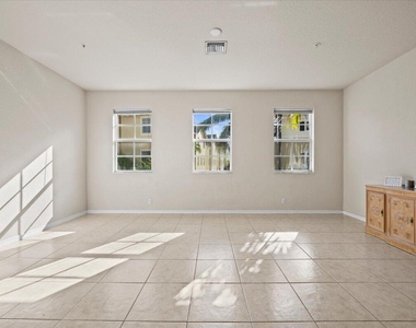 335 E Thatch Palm Circle - Photo Thumbnail 33